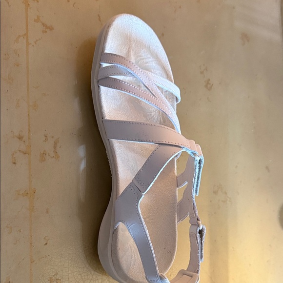 Merrell White Backstrap Sandals - Picture 2 of 4